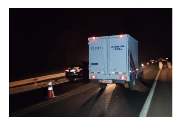 Motociclista de 60 anos morre ao desviar de buraco na BR