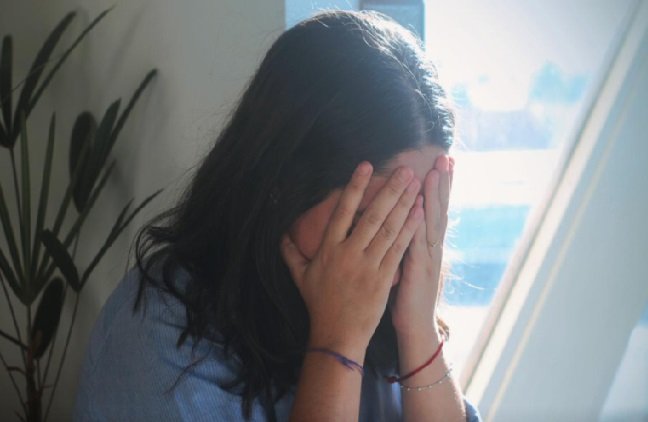 Mulher é achada ferida com tiro no olho em bar