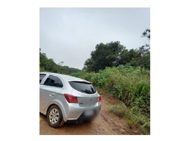 Família é rendida e tem carro roubado em cidade de MT