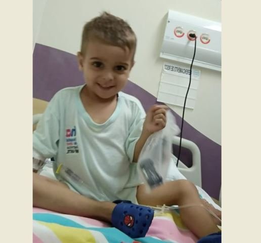 Pai de criança em Colíder com Leucemia vende rifas para custear estadia no hospital do Cancer. (Fotos)