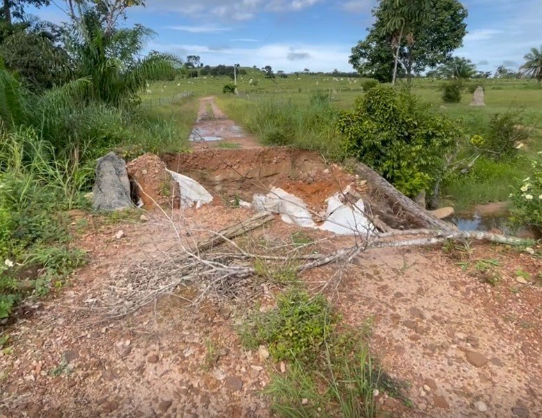 PONTE CAIDA HÁ MAIS DE 40 DIAS: Moradores da Comunidade Saltinho em Colíder pedem SOCORRO! (Vídeo)
