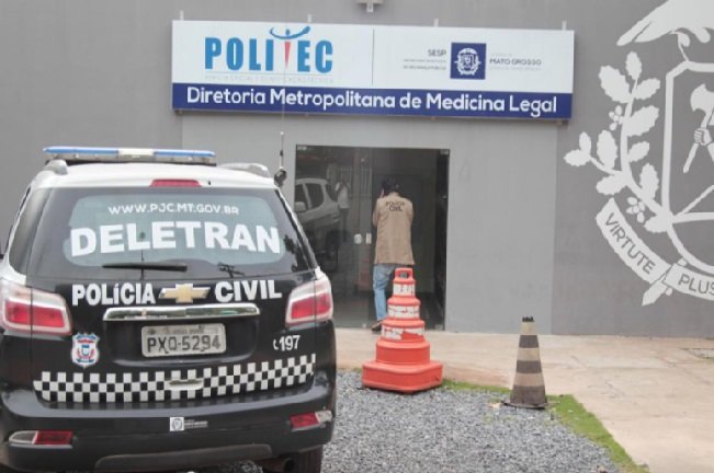 Carro invade calçada, atropela e mata jovem de 25 anos
