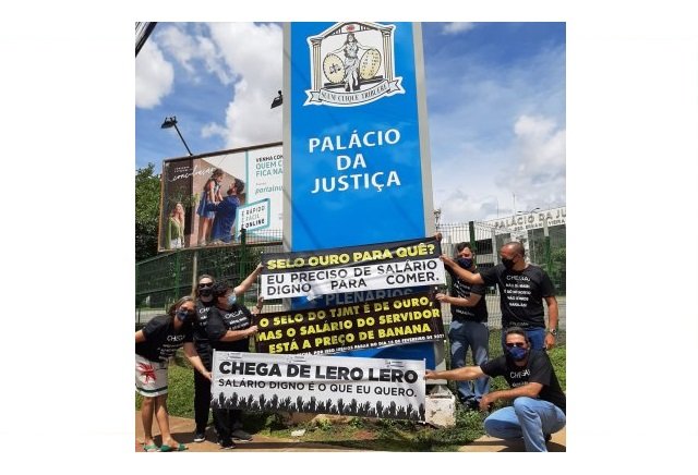 Servidores do TJ param e cobram aumento de 40% em MT