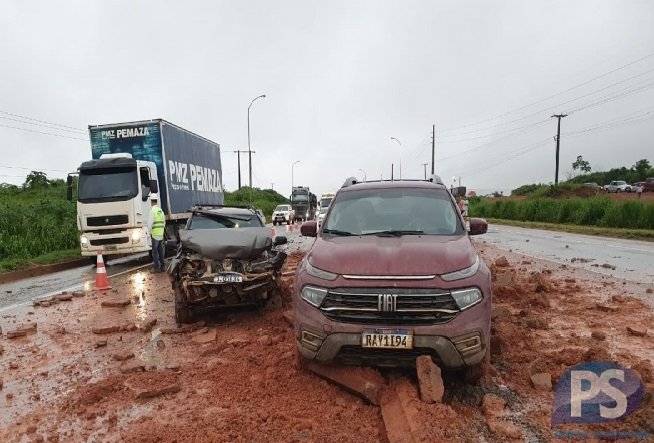 Acidente entre quatro veículos é registrado na BR-163