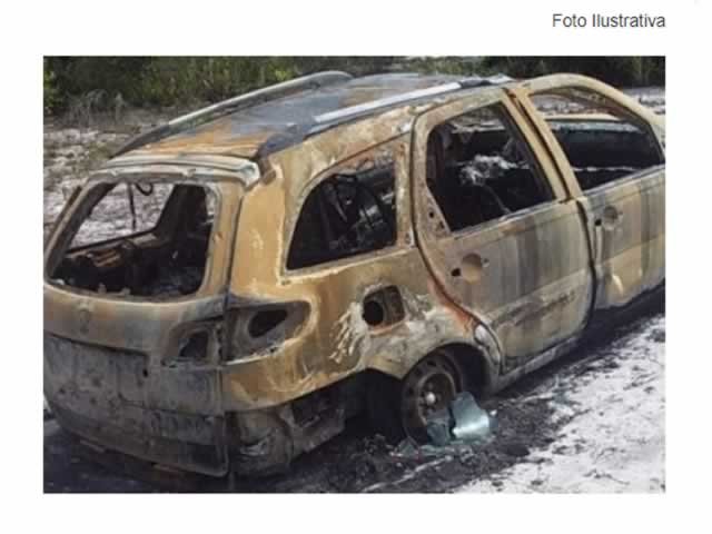 Carro explode; motorista morre carbonizado e mulher é socorrida