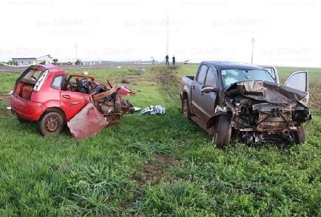 Três morrem e dois ficam feridos em grave acidente entre dois veículos na rodovia de MT
