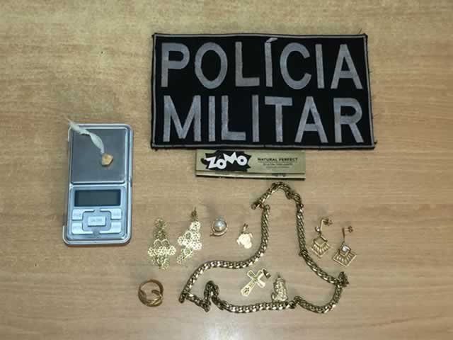 PM de Colíder localiza balança de precisão, pedra de Crack e objetos, numa casa próximo de igreja no Celídio.