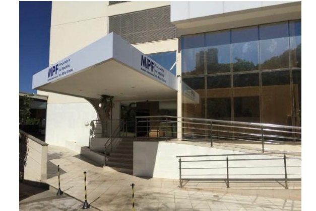 MP investiga PRF por transferir filha de universidade privada para Federal