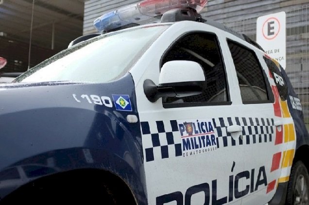 Idoso é preso em MT acusado de espancar e matar animais em sua casa
