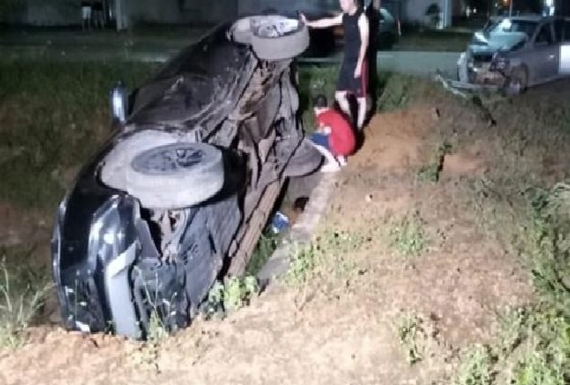 Acidente entre Astra e Pajero deixa quatro pessoas feridas