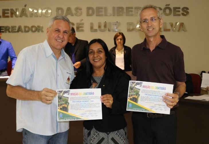 Freis Carlos e Marcos deixam Colíder e são homenageados com Moção de Gratidão pela vereadora Edina Martins