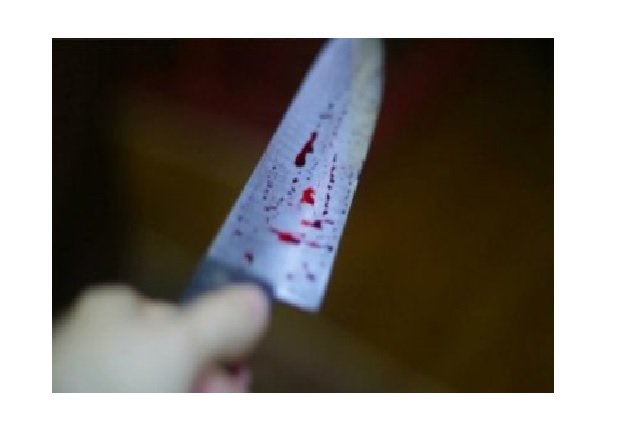 Homem é morto a facadas em casa; esposa é presa pelo crime