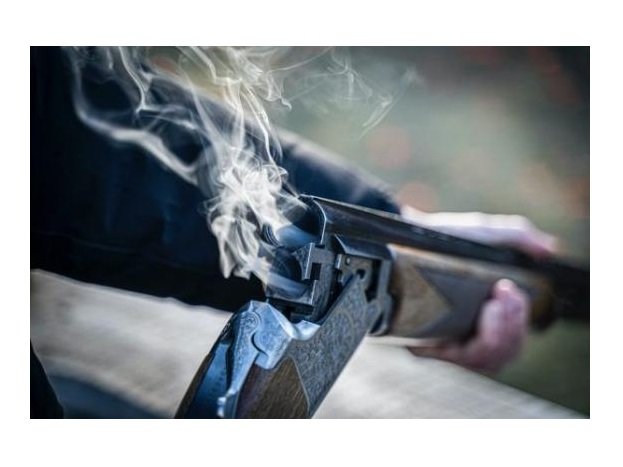 Mulher mata marido com tiro de espingarda no peito durante briga