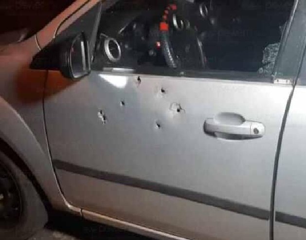 Pai e filho saem ilesos após carro ser alvejado por disparos de arma de fogo