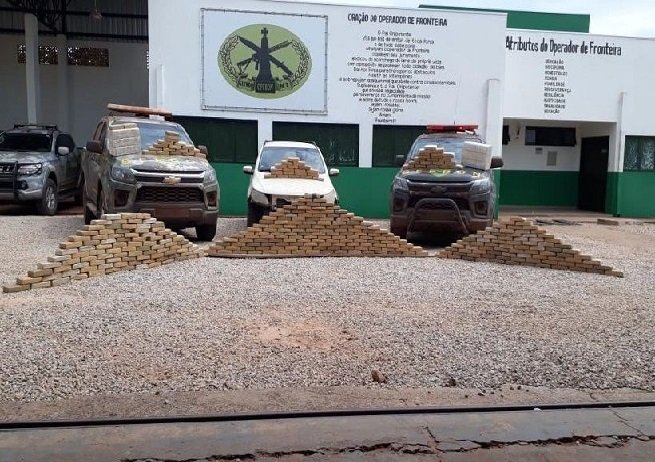 Gefron apreende cerca de 550kg de pasta base avaliada em mais de R$ 10 milhões