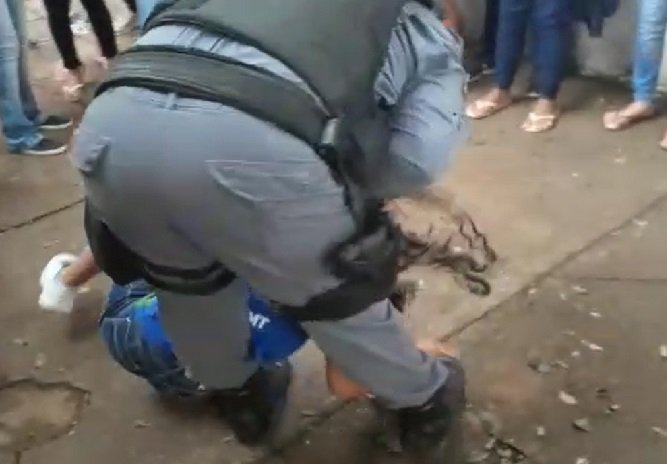 Aluno de 16 anos que ameaçou e xingou professora da escola é detido pela PM