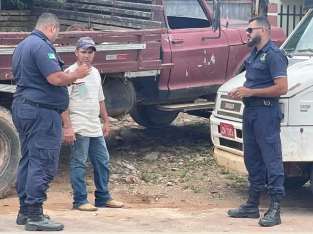 Caminhões de morador do centro de Colíder pela 5º vez provocam prejuízos. (Vídeo)
