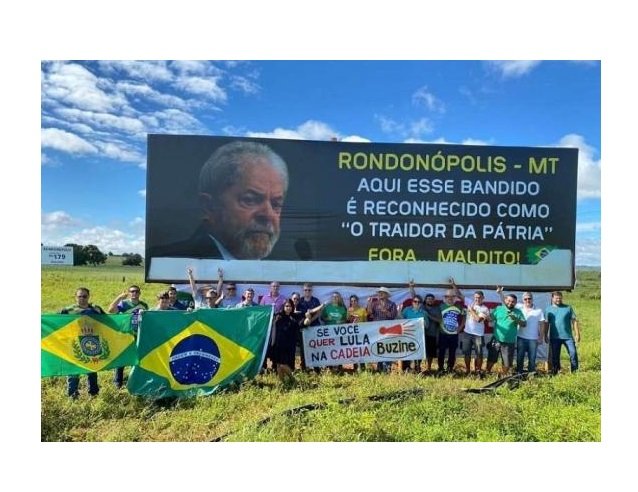 PT denuncia deputado de MT por outdoor contra Lula