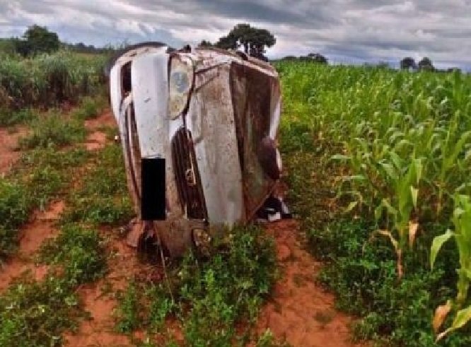 Homem morre na rodovia após capotar Corolla