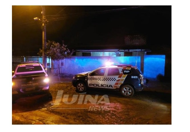 Homem é morto a tiros em frente a esposa e uma criança em MT