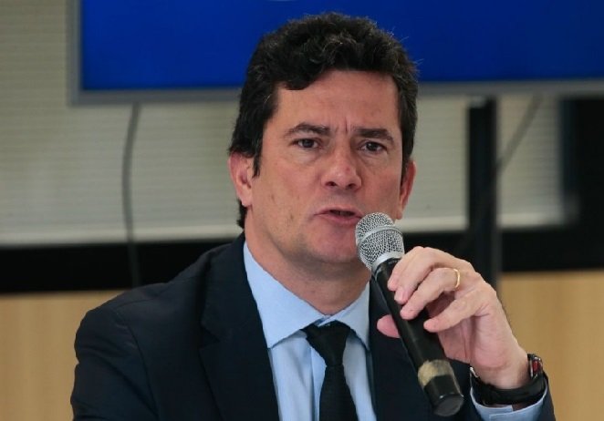 Moro desiste oficialmente de candidatura à Presidência