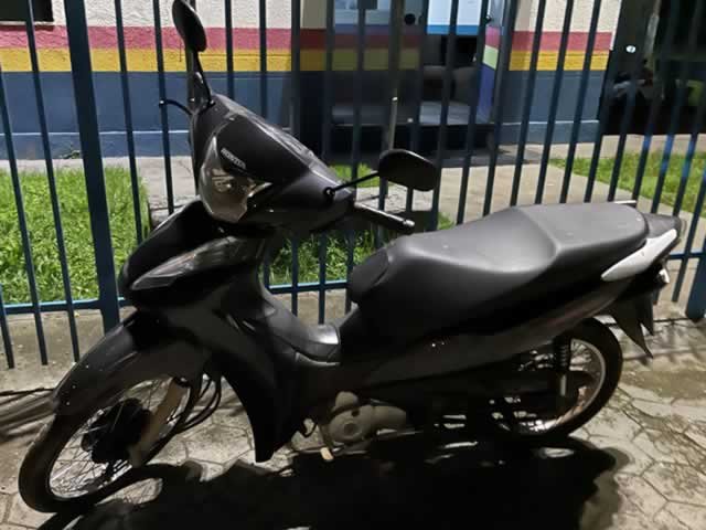 PM de Colíder recupera moto roubada na area central da cidade.