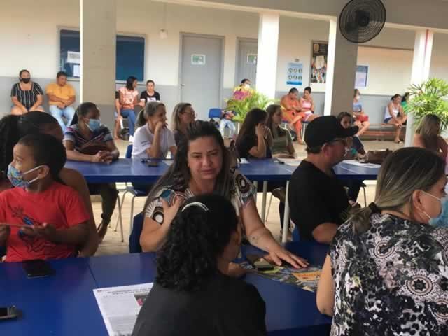 Após ameaça do Executivo, educadores de Colíder suspendem greve sob condições da categoria