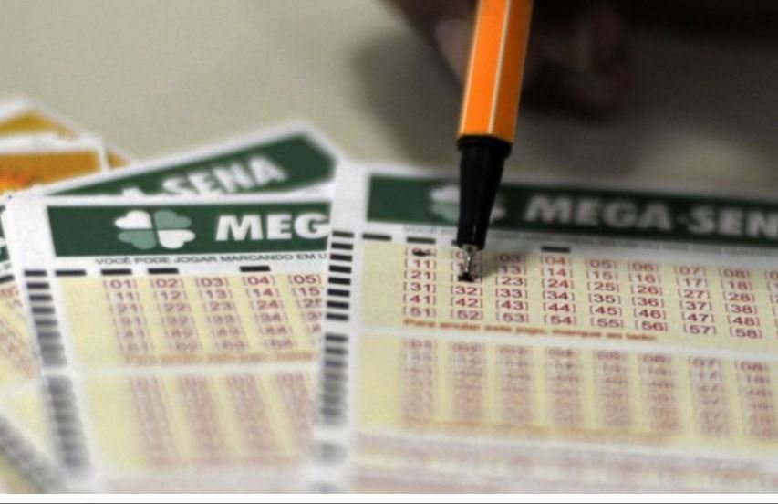 Ninguém acerta a Mega-Sena e prêmio acumula para a Mega da Virada