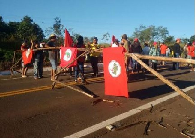 Justiça manda MST desocupar fazenda de Silval Barbosa