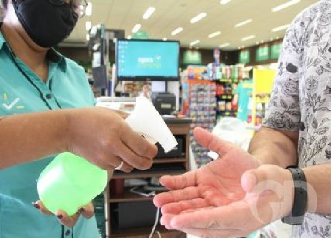Salários em queda limitam crescimento econômico do Brasil pós-pandemia