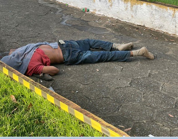 Tornozelado mata homem na rodoviária de Colíder. (Vídeo)