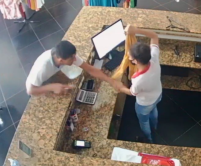 Ladrão em Colíder pratica assalto em comercio em pleno luz do dia. (Vídeo)