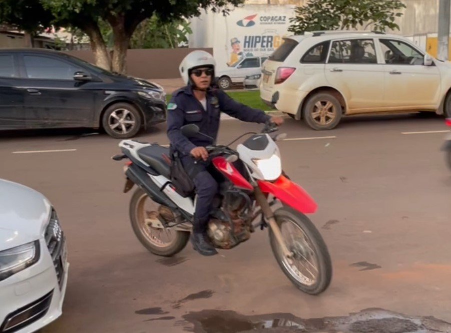 Agentes de trânsito localizam moto roubada em Colíder. (Vídeo)