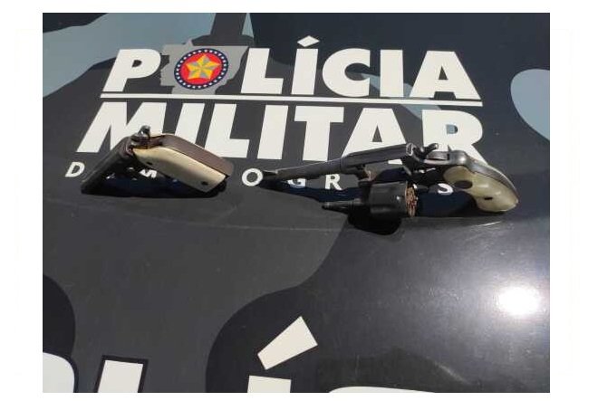 Dois criminosos morrem baleados durante confronto com policiais da Força Tática