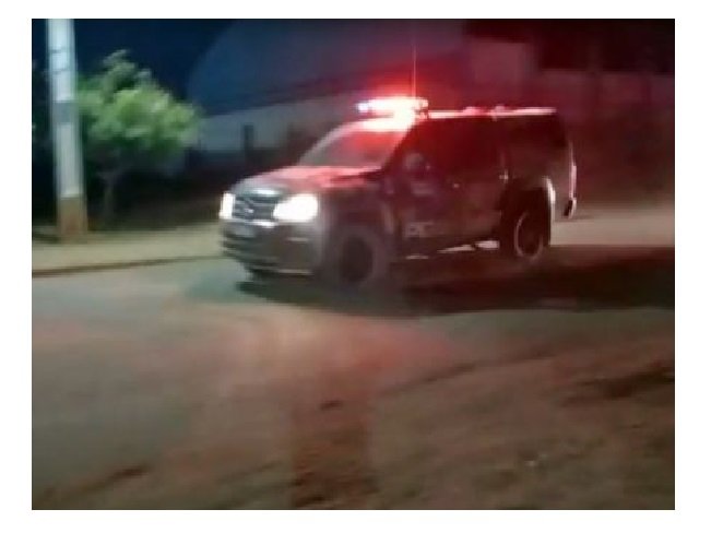 Gerente vê bandidos em banco e chama a PM, que prende 3