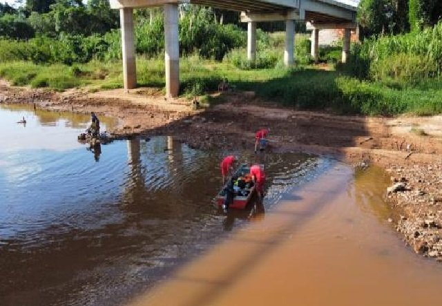 Bombeiros encontram corpo de adolescente que se afogou no Rio