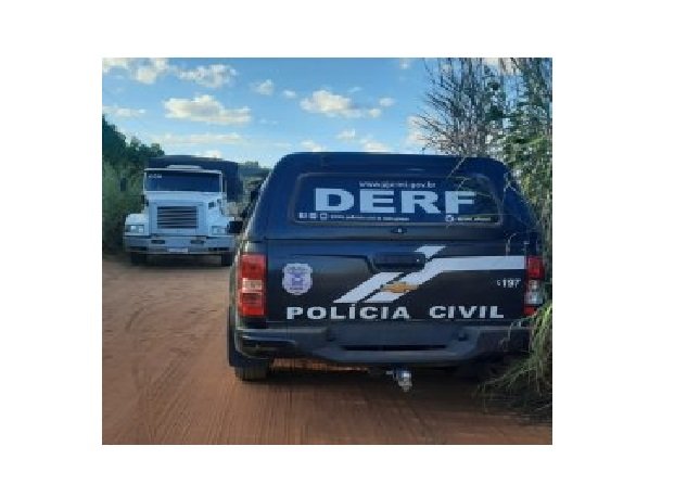 PC recupera conjunto de trator e carreta roubado em MT