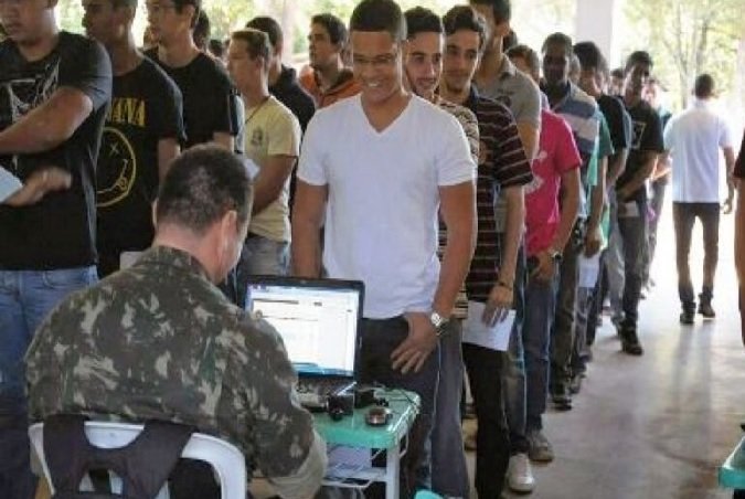 Jovens que completam 18 anos em 2022 devem ficar atentos ao prazo para alistamento militar