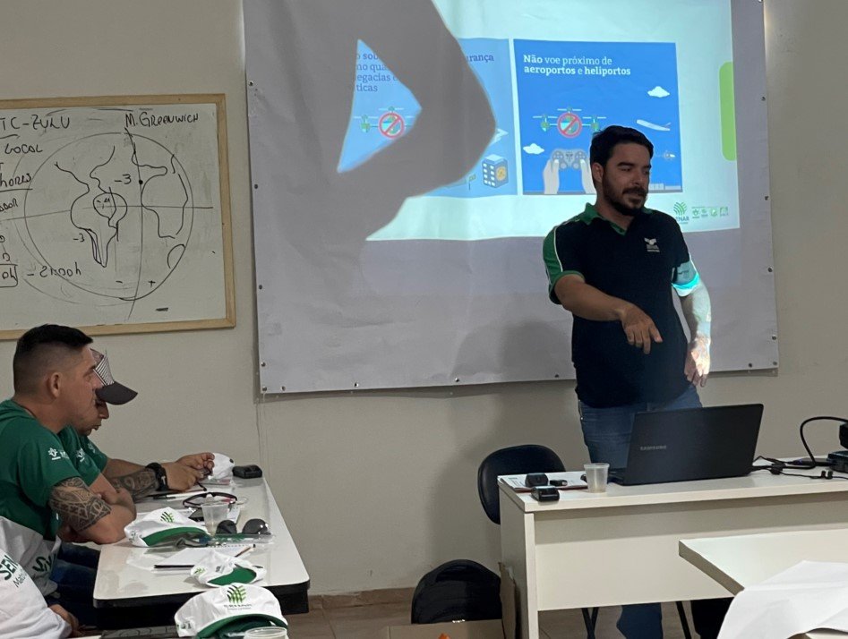 Colíder: Forças de segurança do norte de MT recebem instruções de como pilotar um Drone. (vídeo)