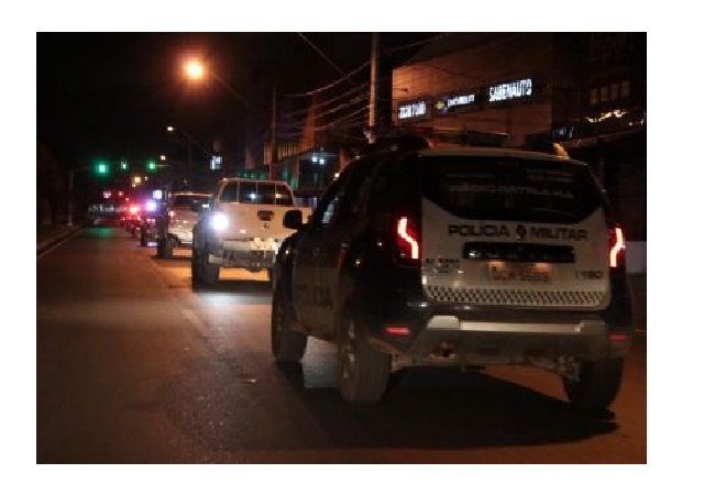 Em surto, homem ameaça matar a mãe e comer os olhos dela