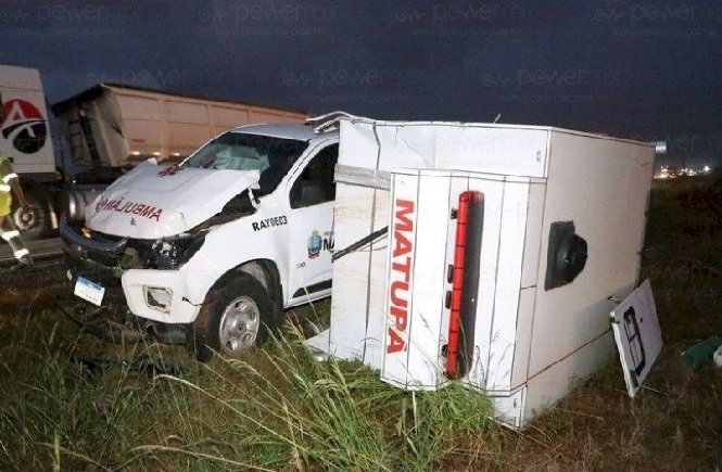 AMBULÂNCIA DE MATUPÁ SE ENVOLVE EM ACIDENTE NA 163
