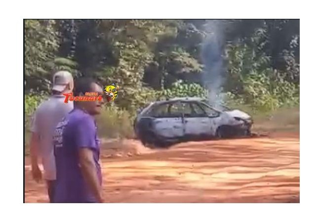 Bandidos roubam carro e um acaba morto em confronto com a polícia
