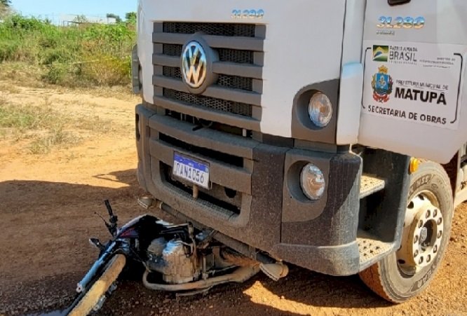 MULHER MORRE EM ACIDENTE ENTRE MOTO E CAMINHÃO PIPA