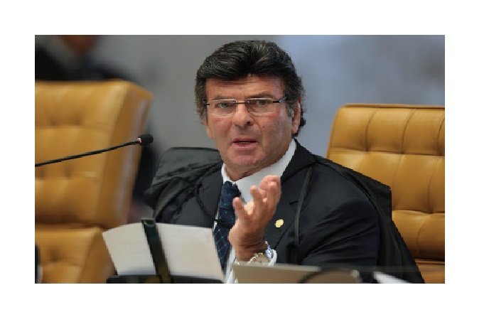 STF mantém multa para motorista que recusar teste de bafômetro