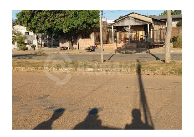 Homem é assassinado com 8 tiros na frente de casa em MT