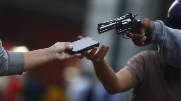 Quadrilha do Vesgo realiza assalto em tabacaria de Colíder.