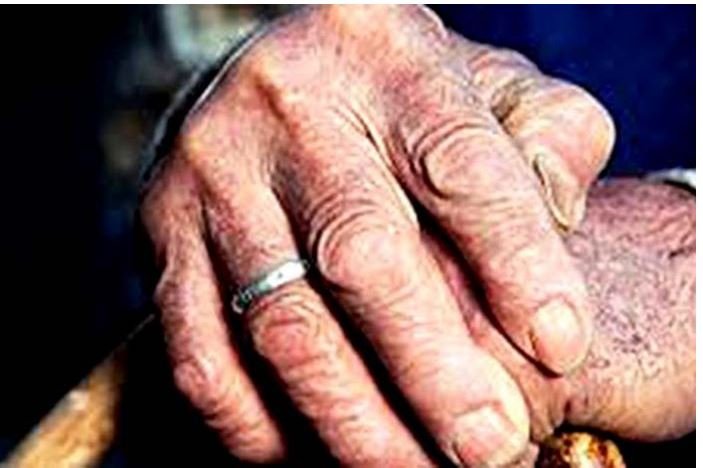 Idoso é enforcado pelo filho ao negar dinheiro para comprar bebida