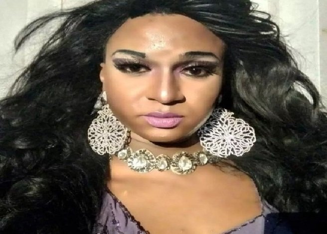 Drag queen foi assassinada a facadas por supostamente ter furtado televisão