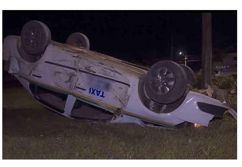 Taxista capota veículo em perimetral de Alta Floresta (Vídeo)