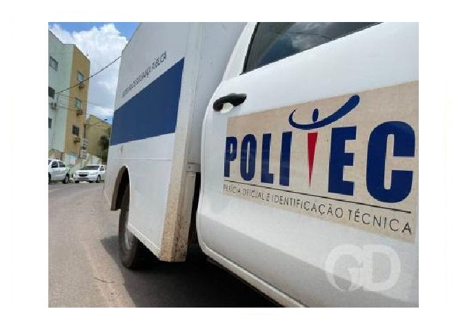 Mulher vai visitar o tio e o encontra morto no chão da casa